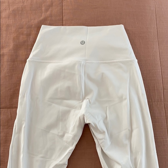 lululemon cropped leggings - Picture 2 of 2